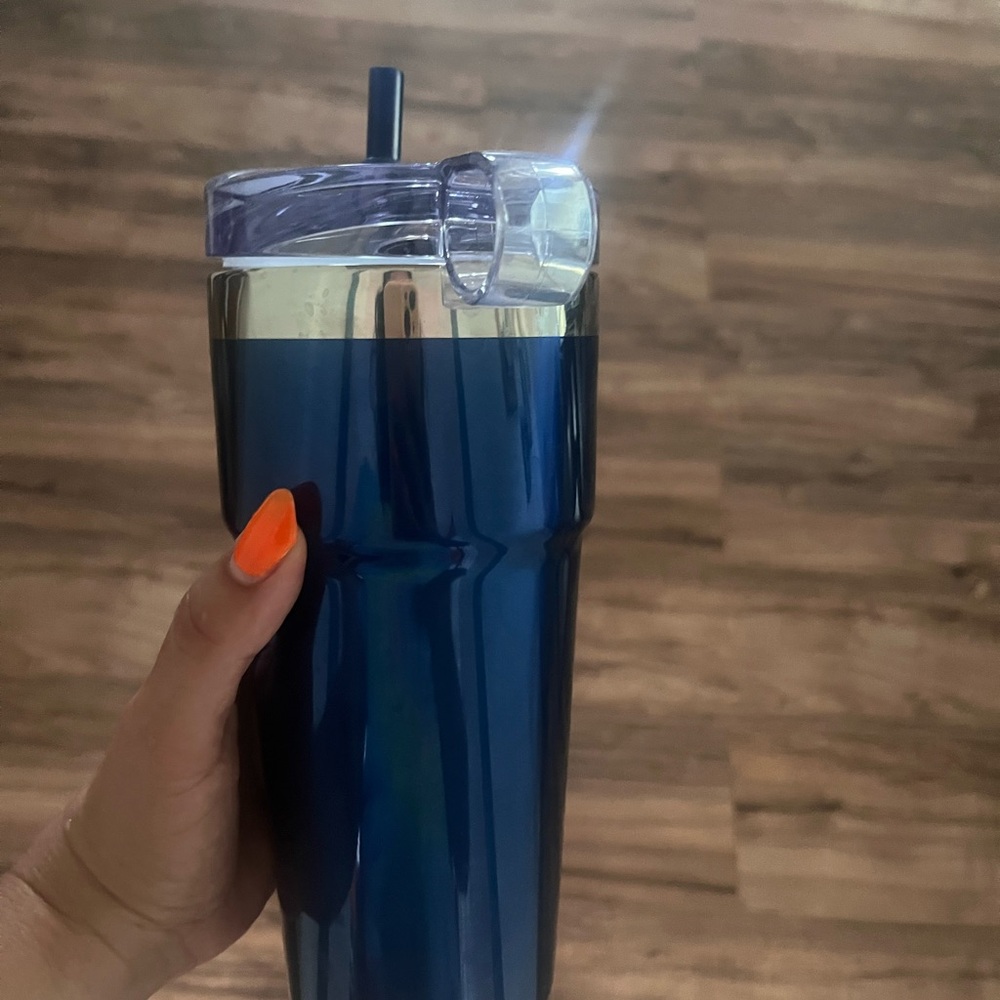 Dunkin Tumbler with Straw